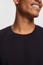 Esprit Plain T-shirt Men Black T-Shirts P0D0X928 - Image 3