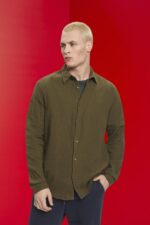 Esprit Sustainable cotton muslin shirt Men Khaki Green Shirts P0D0X756
